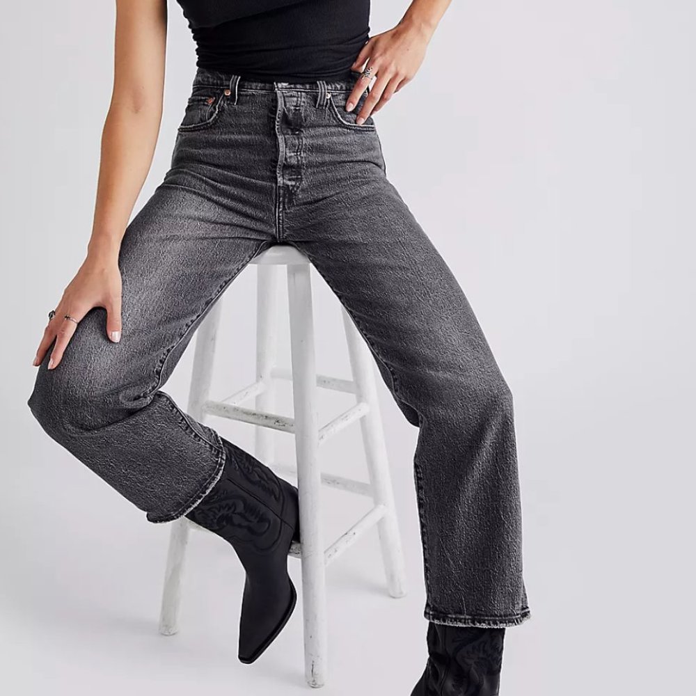 Levi's Ribcage Straight Ankle Jeans